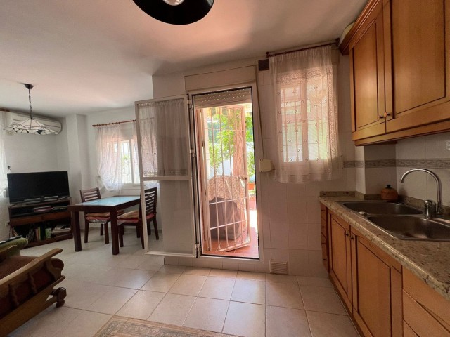 Villa con 5 Dormitorios  en Alhaurín de la Torre