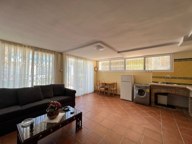 Villa con 5 Dormitorios  en Alhaurín de la Torre