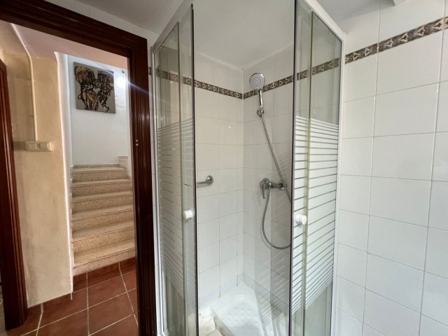 Villa con 5 Dormitorios  en Alhaurín de la Torre