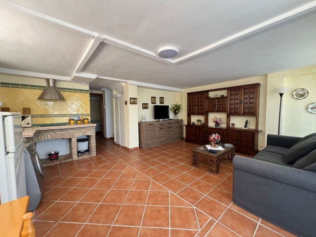 Villa con 5 Dormitorios  en Alhaurín de la Torre