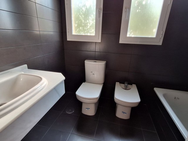 3 Makuuhuoneen Rivitalo Calahonda