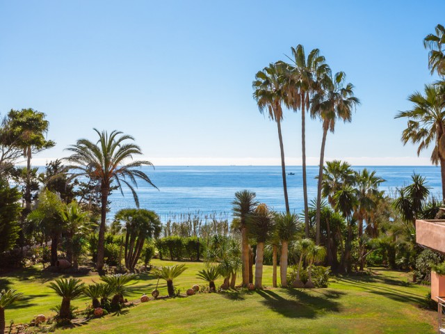 8 Sovrums Villa i New Golden Mile