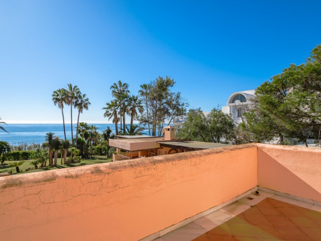 8 Sovrums Villa i New Golden Mile