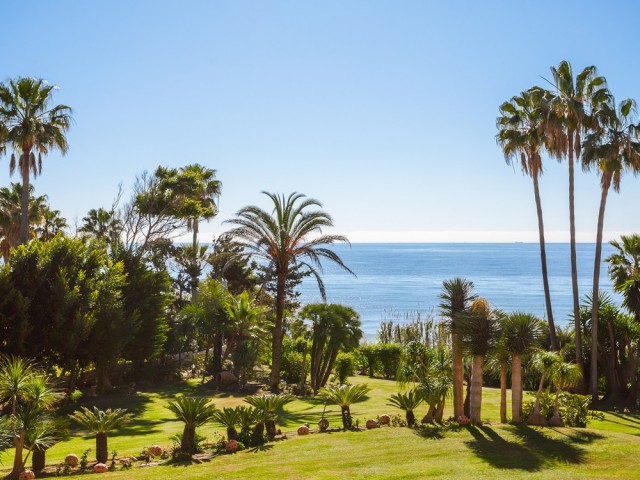 8 Sovrums Villa i New Golden Mile