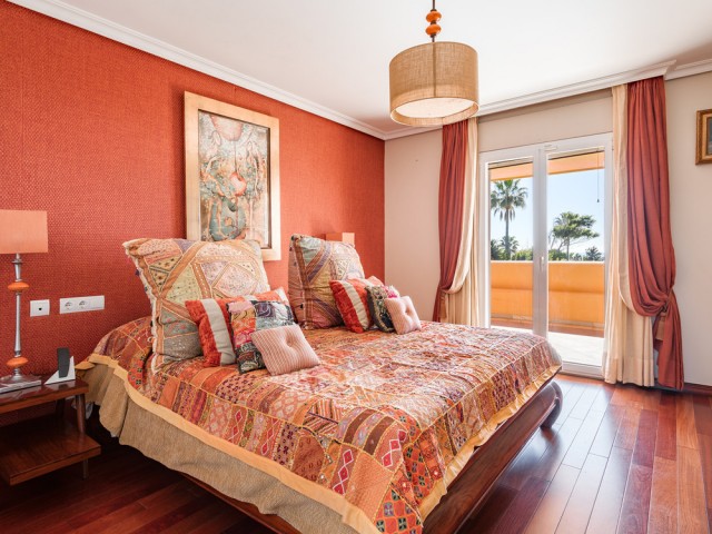 8 Sovrums Villa i New Golden Mile