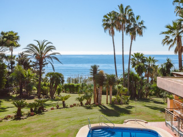 8 Bedrooms Villa in New Golden Mile