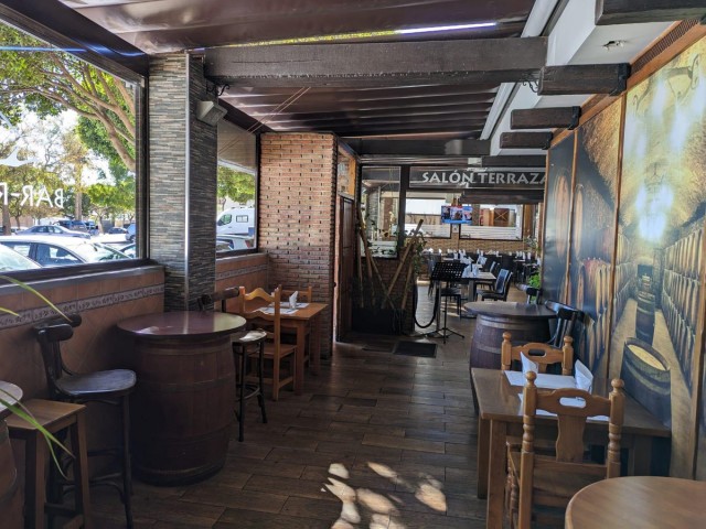 Commercial in El Pinillo