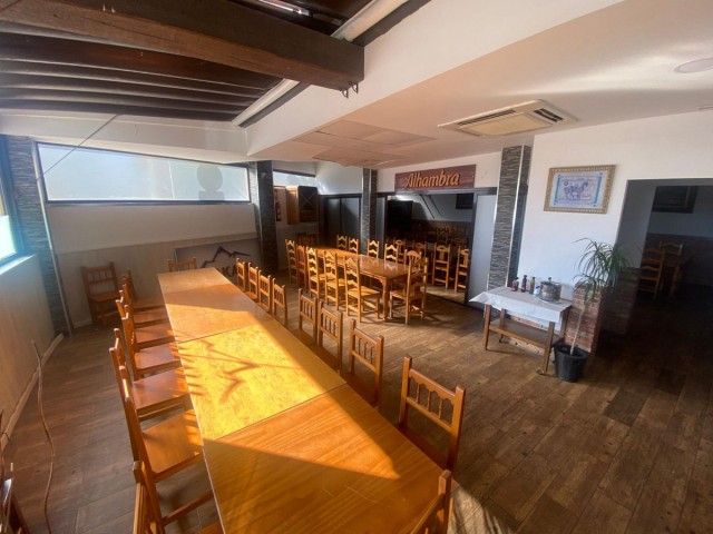 Commercial avec 0 Chambres  à El Pinillo