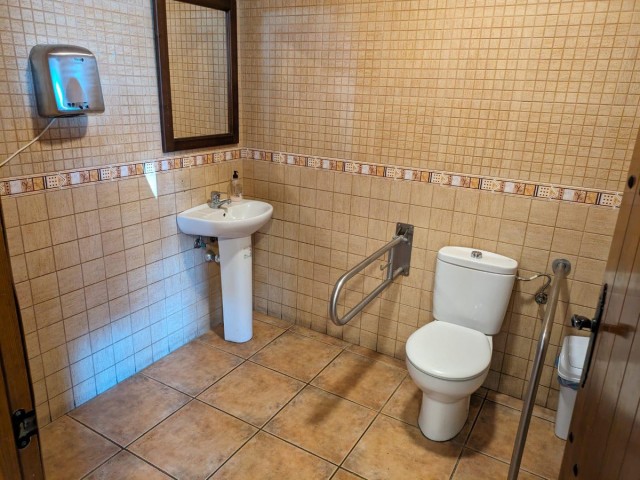 Kommerziell in El Pinillo