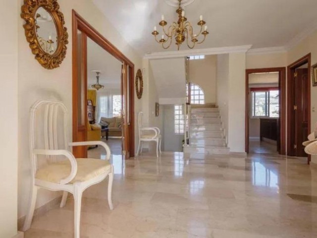 6 Bedrooms Villa in Benalmadena