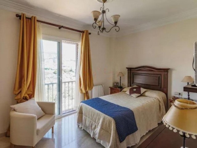 6 Bedrooms Villa in Benalmadena