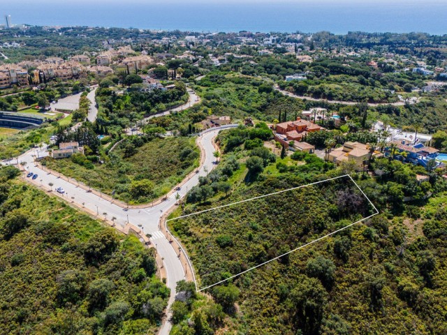  Grundstück in Elviria