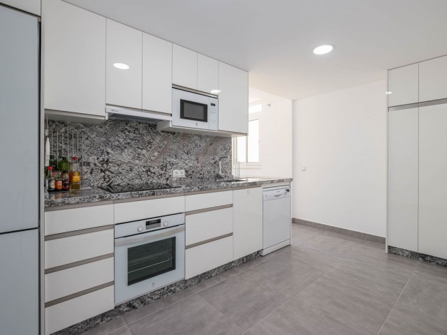 Ático con 3 Dormitorios  en Los Boliches