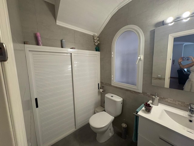Maison mitoyenne avec 3 Chambres  à Benalmadena