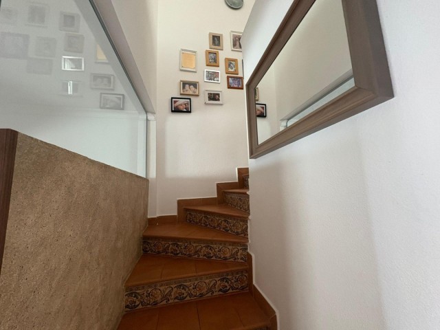 Maison mitoyenne avec 3 Chambres  à Benalmadena