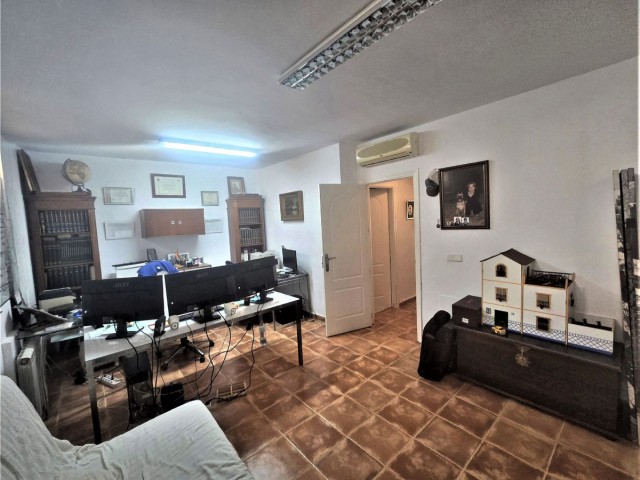 4 Bedrooms Villa in Playamar