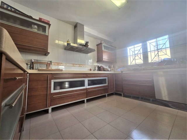 4 Bedrooms Villa in Playamar