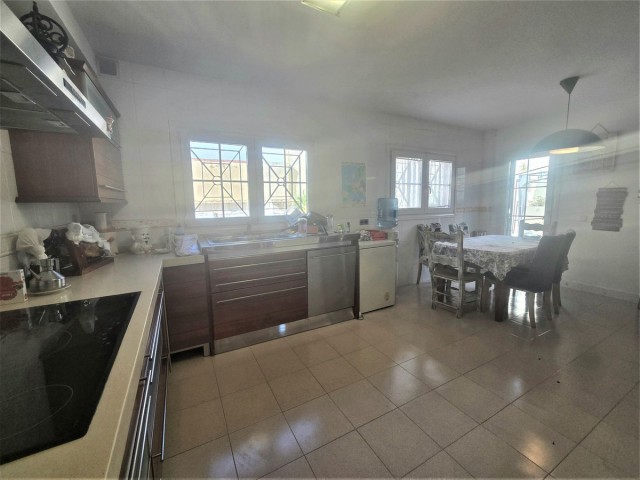 4 Bedrooms Villa in Playamar