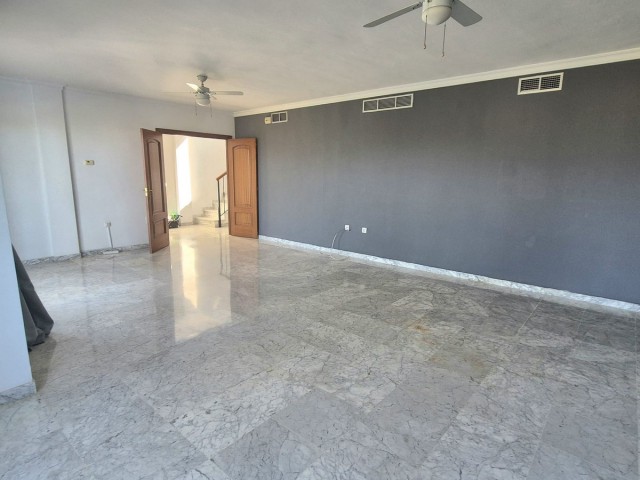 3 Bedrooms Villa in Alhaurin Golf