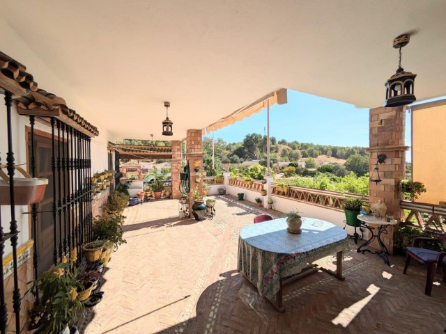 Villa con 4 Dormitorios  en Torremolinos