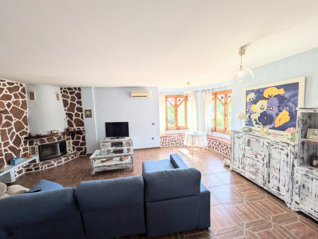 Villa con 4 Dormitorios  en Torremolinos