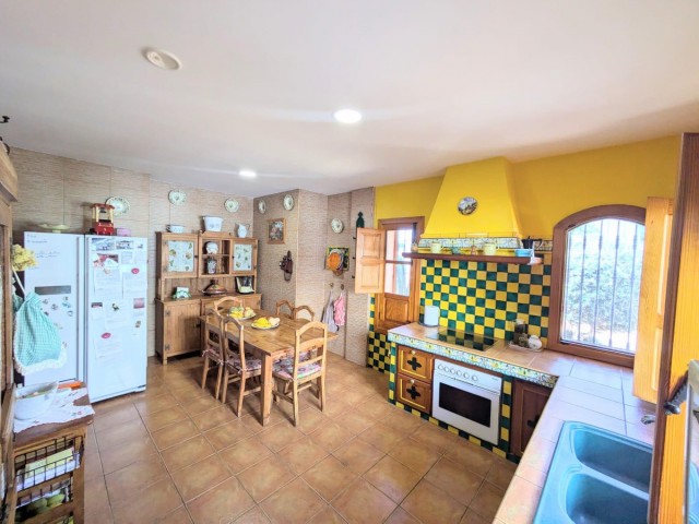 Villa con 4 Dormitorios  en Torremolinos