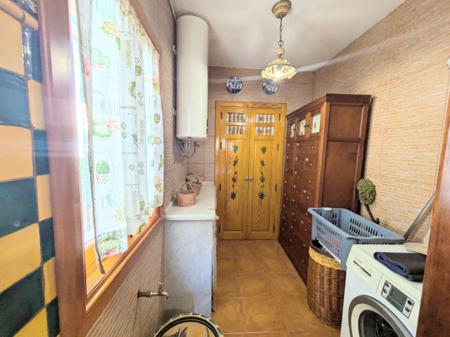 Villa con 4 Dormitorios  en Torremolinos