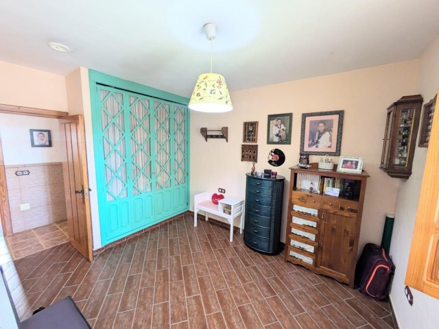 Villa con 4 Dormitorios  en Torremolinos