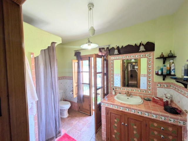 Villa con 4 Dormitorios  en Torremolinos