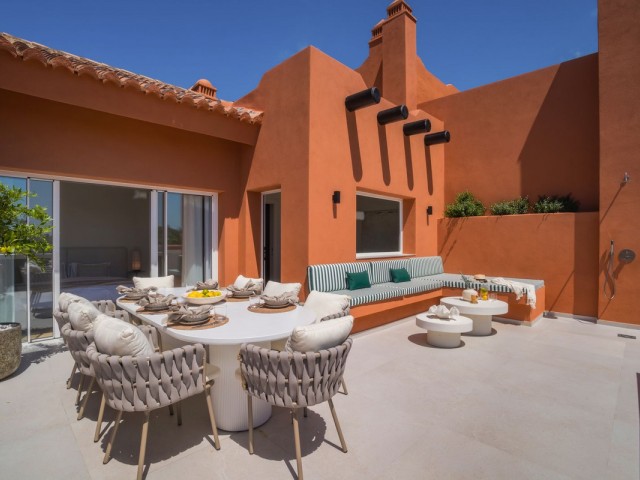 Appartement avec 4 Chambres  à Nueva Andalucía