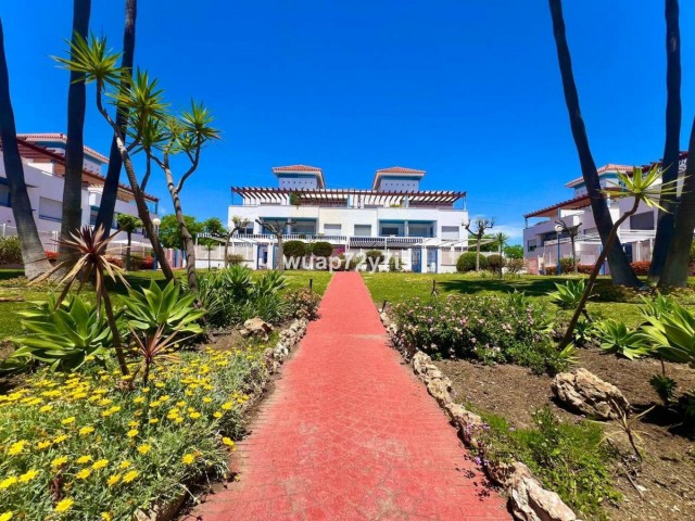 Maison mitoyenne avec 5 Chambres  à Estepona