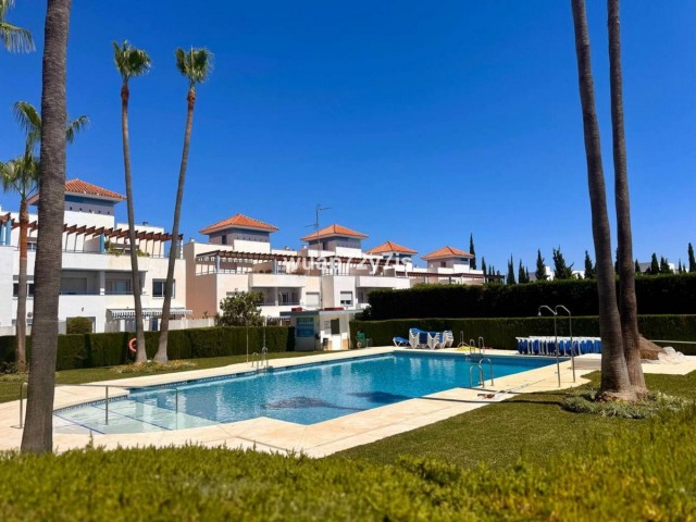 Maison mitoyenne avec 5 Chambres  à Estepona
