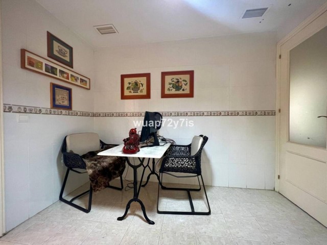 Maison mitoyenne avec 5 Chambres  à Estepona