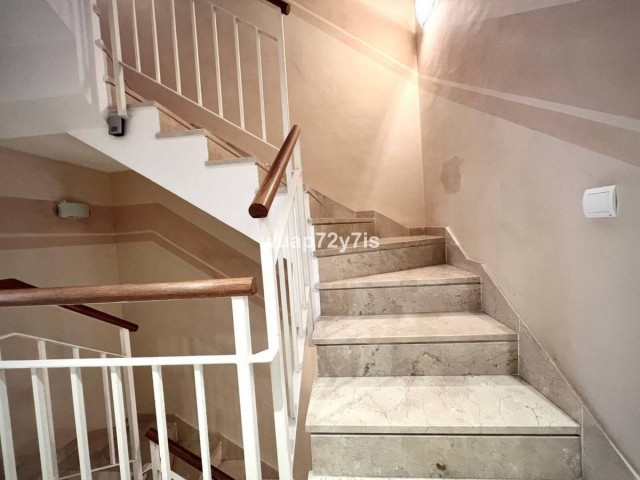 Maison mitoyenne avec 5 Chambres  à Estepona