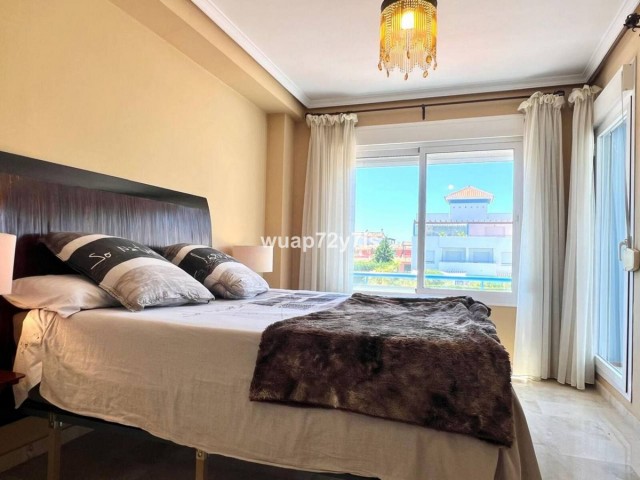 Maison mitoyenne avec 5 Chambres  à Estepona