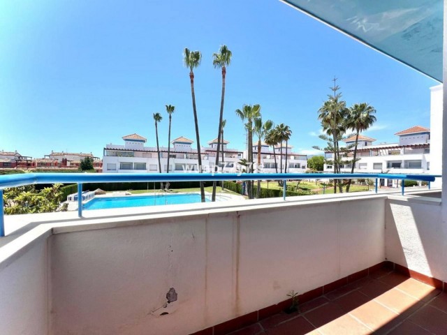 Maison mitoyenne avec 5 Chambres  à Estepona