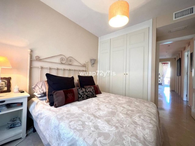Maison mitoyenne avec 5 Chambres  à Estepona