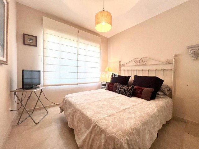 Maison mitoyenne avec 5 Chambres  à Estepona
