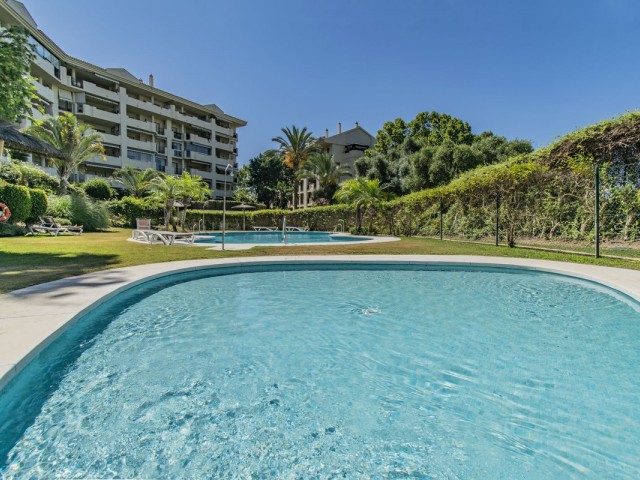 Huoneisto, Guadalmina Alta, R4766056
