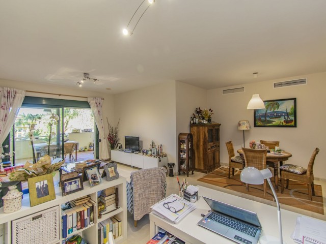 Huoneisto, Guadalmina Alta, R4766056
