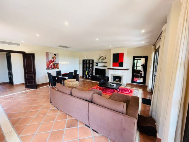 2 Bedrooms Townhouse in Sotogrande