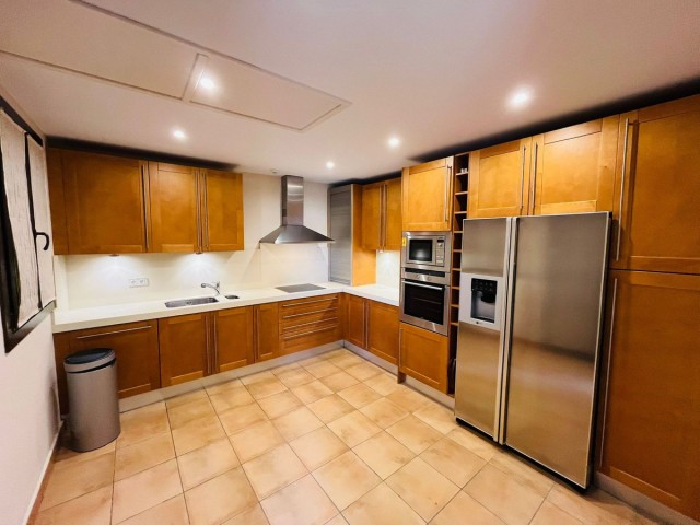 2 Bedrooms Townhouse in Sotogrande