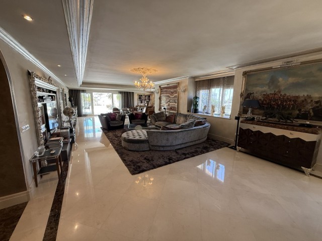 4 Makuuhuoneen Huoneisto Puerto Banús