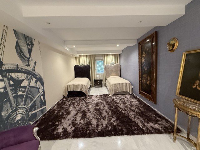 4 Makuuhuoneen Huoneisto Puerto Banús