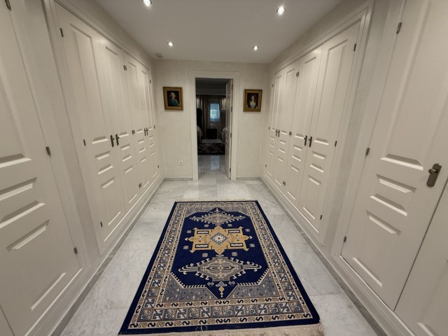 4 Makuuhuoneen Huoneisto Puerto Banús