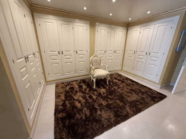 4 Makuuhuoneen Huoneisto Puerto Banús