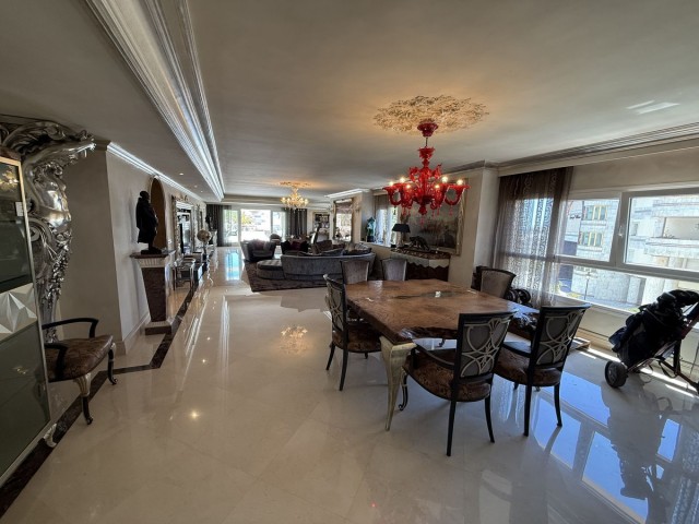 4 Makuuhuoneen Huoneisto Puerto Banús