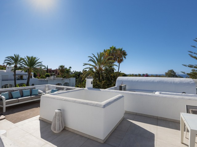 Maison mitoyenne avec 3 Chambres  à Estepona