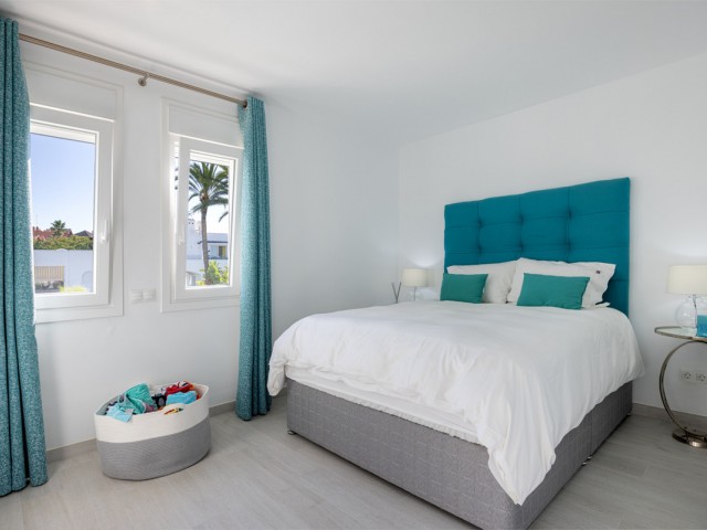 Maison mitoyenne avec 3 Chambres  à Estepona