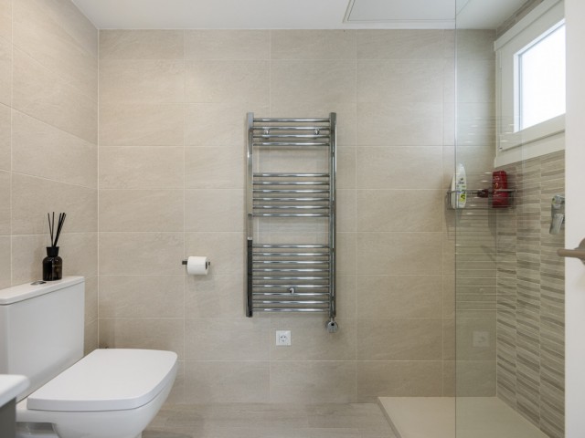 Maison mitoyenne avec 3 Chambres  à Estepona